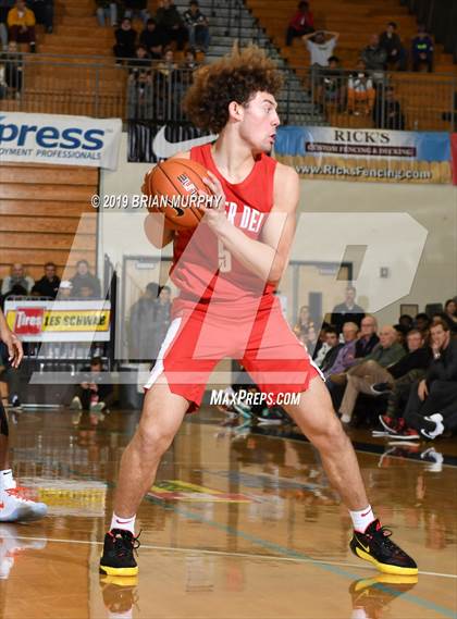 Thumbnail 2 in Mater Dei vs. Eastside Catholic (Les Schwab Invitational) photogallery.