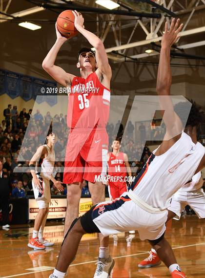 Thumbnail 2 in Mater Dei vs. Eastside Catholic (Les Schwab Invitational) photogallery.