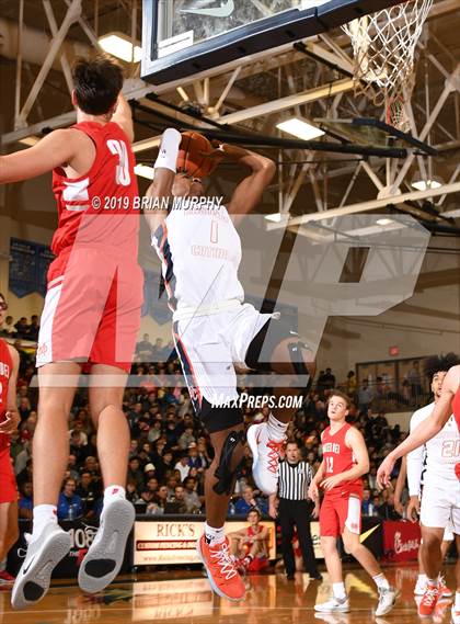 Thumbnail 1 in Mater Dei vs. Eastside Catholic (Les Schwab Invitational) photogallery.