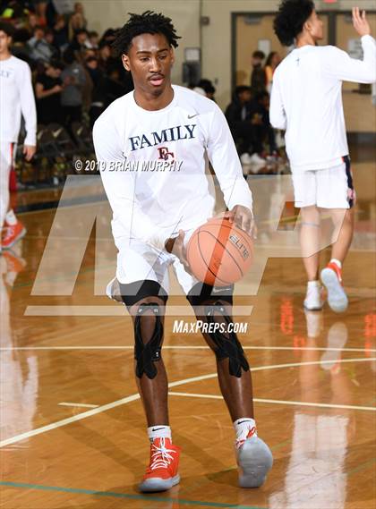 Thumbnail 2 in Mater Dei vs. Eastside Catholic (Les Schwab Invitational) photogallery.