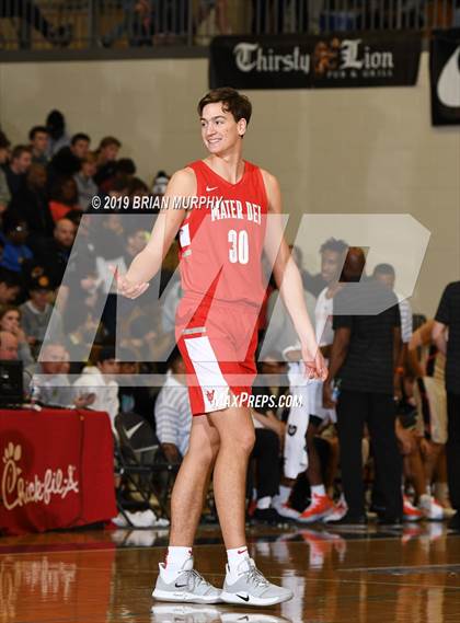 Thumbnail 1 in Mater Dei vs. Eastside Catholic (Les Schwab Invitational) photogallery.