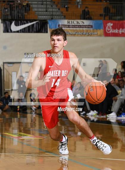 Thumbnail 3 in Mater Dei vs. Eastside Catholic (Les Schwab Invitational) photogallery.