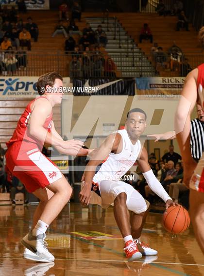 Thumbnail 1 in Mater Dei vs. Eastside Catholic (Les Schwab Invitational) photogallery.