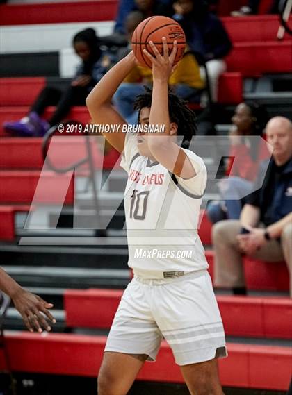 Thumbnail 2 in Burbank vs. West Campus (Cordova Christmas Classic) photogallery.