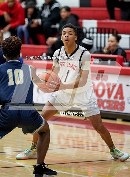 Thumbnail 1 in Burbank vs. West Campus (Cordova Christmas Classic) photogallery.