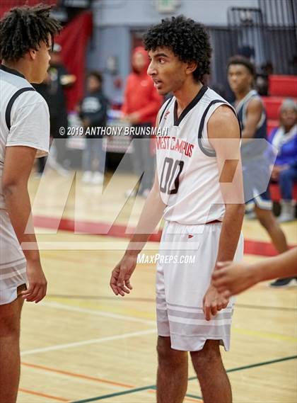Thumbnail 1 in Burbank vs. West Campus (Cordova Christmas Classic) photogallery.