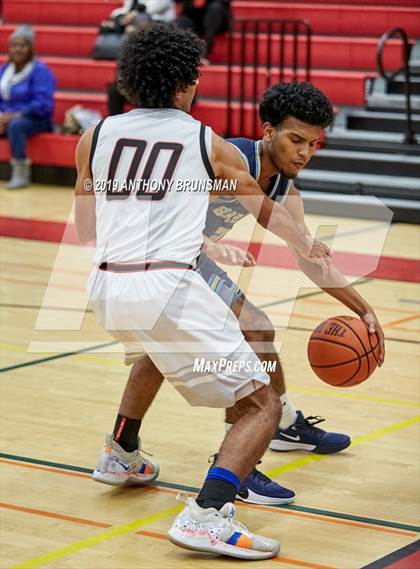 Thumbnail 3 in Burbank vs. West Campus (Cordova Christmas Classic) photogallery.