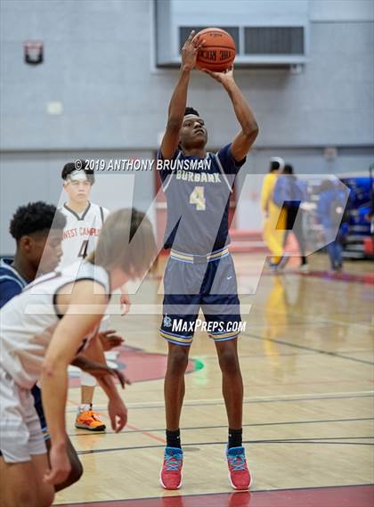 Thumbnail 3 in Burbank vs. West Campus (Cordova Christmas Classic) photogallery.