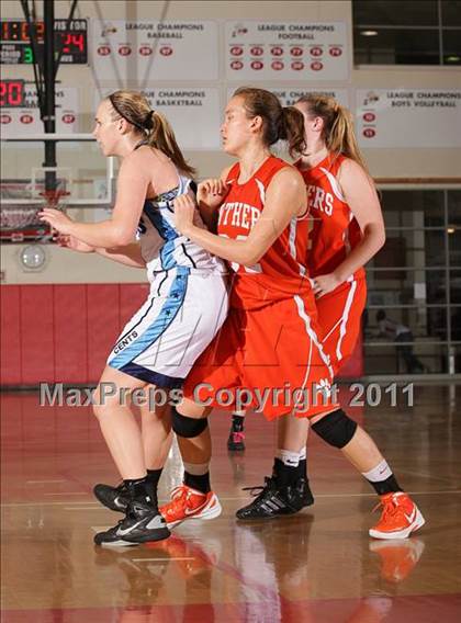 Thumbnail 2 in Poly vs. Saugus (West Coast Holiday Classic) photogallery.
