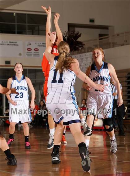 Thumbnail 2 in Poly vs. Saugus (West Coast Holiday Classic) photogallery.