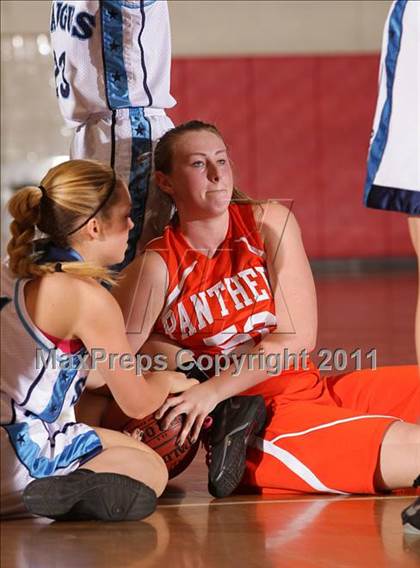 Thumbnail 1 in Poly vs. Saugus (West Coast Holiday Classic) photogallery.