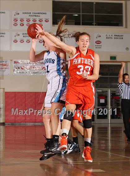 Thumbnail 2 in Poly vs. Saugus (West Coast Holiday Classic) photogallery.