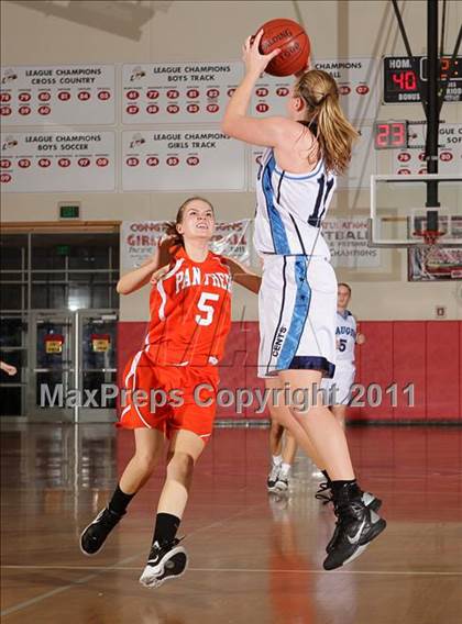 Thumbnail 2 in Poly vs. Saugus (West Coast Holiday Classic) photogallery.