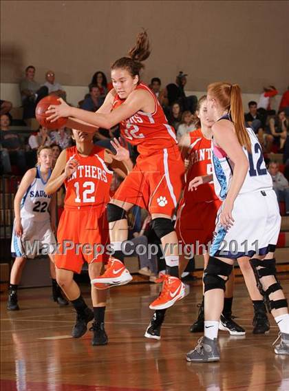 Thumbnail 3 in Poly vs. Saugus (West Coast Holiday Classic) photogallery.