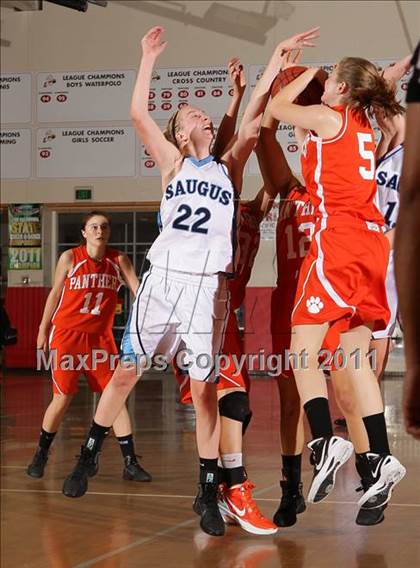 Thumbnail 3 in Poly vs. Saugus (West Coast Holiday Classic) photogallery.