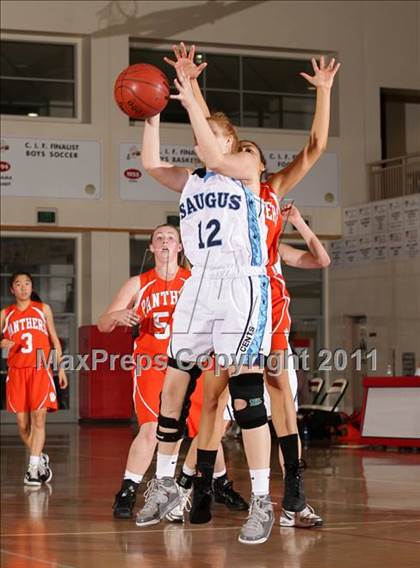 Thumbnail 3 in Poly vs. Saugus (West Coast Holiday Classic) photogallery.