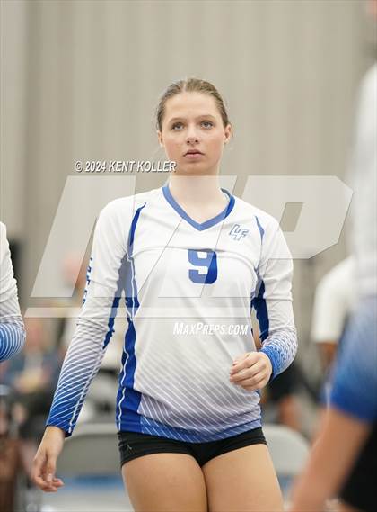 Thumbnail 1 in Lake Fenton vs. Utica Eisenhower (Motor City Power Series) photogallery.