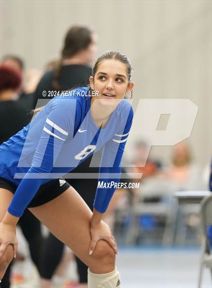 Thumbnail 2 in Lake Fenton vs. Utica Eisenhower (Motor City Power Series) photogallery.