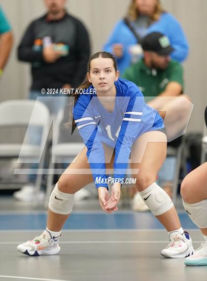 Thumbnail 2 in Lake Fenton vs. Utica Eisenhower (Motor City Power Series) photogallery.