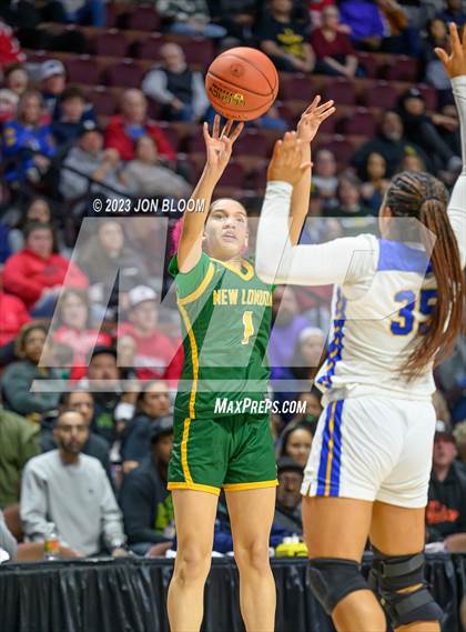 Thumbnail 1 in New London vs. Mercy (CIAC Class MM Final) photogallery.