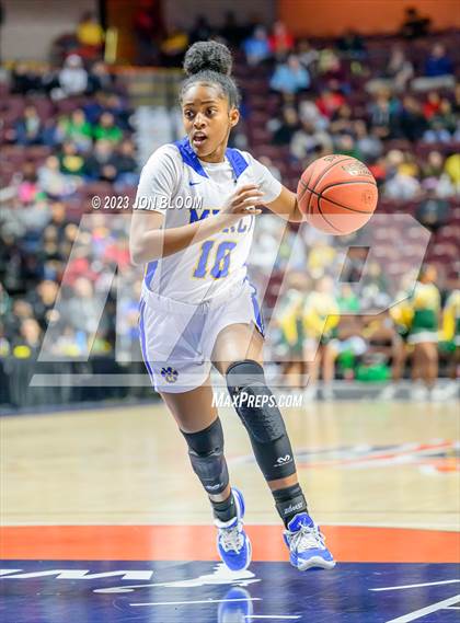Thumbnail 3 in New London vs. Mercy (CIAC Class MM Final) photogallery.