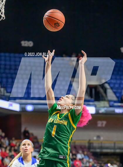 Thumbnail 2 in New London vs. Mercy (CIAC Class MM Final) photogallery.