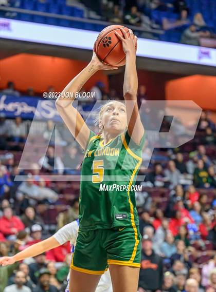 Thumbnail 2 in New London vs. Mercy (CIAC Class MM Final) photogallery.