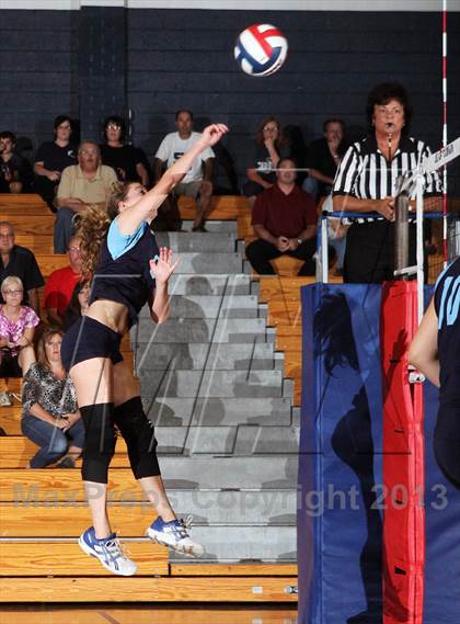 Thumbnail 1 in Chartiers Valley @ Canevin Catholic photogallery.