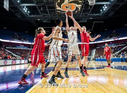 Thumbnail 2 in Greenwich vs. Stamford (CIAC Class LL Final) photogallery.