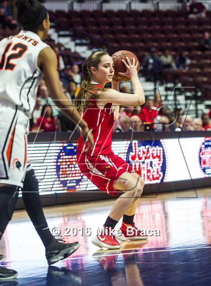 Thumbnail 1 in Greenwich vs. Stamford (CIAC Class LL Final) photogallery.