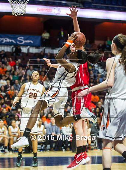 Thumbnail 3 in Greenwich vs. Stamford (CIAC Class LL Final) photogallery.