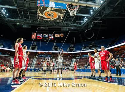 Thumbnail 3 in Greenwich vs. Stamford (CIAC Class LL Final) photogallery.