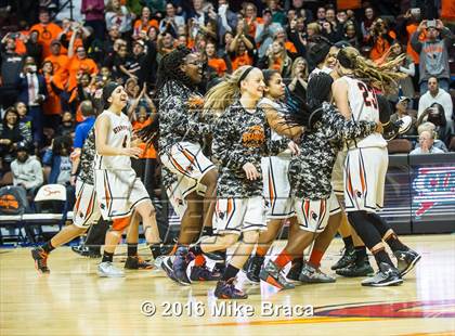 Thumbnail 3 in Greenwich vs. Stamford (CIAC Class LL Final) photogallery.