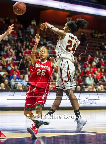 Thumbnail 3 in Greenwich vs. Stamford (CIAC Class LL Final) photogallery.