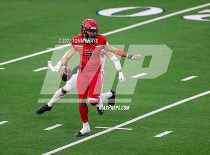 Thumbnail 2 in Cedar Hill vs. Katy (UIL Class 6A D2 Final) photogallery.
