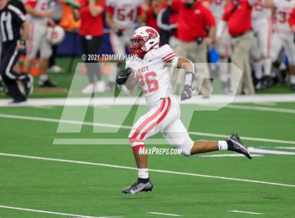Thumbnail 2 in Cedar Hill vs. Katy (UIL Class 6A D2 Final) photogallery.