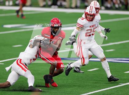 Thumbnail 3 in Cedar Hill vs. Katy (UIL Class 6A D2 Final) photogallery.