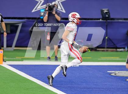 Thumbnail 2 in Cedar Hill vs. Katy (UIL Class 6A D2 Final) photogallery.