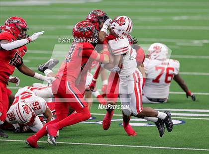 Thumbnail 2 in Cedar Hill vs. Katy (UIL Class 6A D2 Final) photogallery.