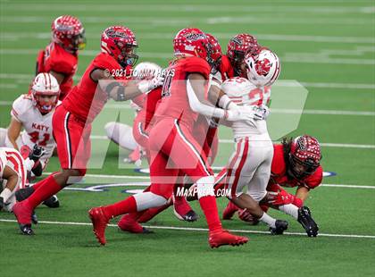 Thumbnail 3 in Cedar Hill vs. Katy (UIL Class 6A D2 Final) photogallery.