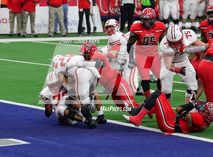 Thumbnail 2 in Cedar Hill vs. Katy (UIL Class 6A D2 Final) photogallery.