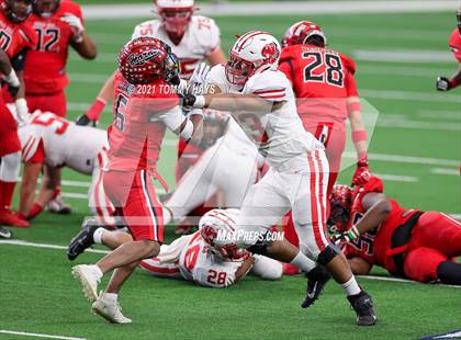 Thumbnail 1 in Cedar Hill vs. Katy (UIL Class 6A D2 Final) photogallery.