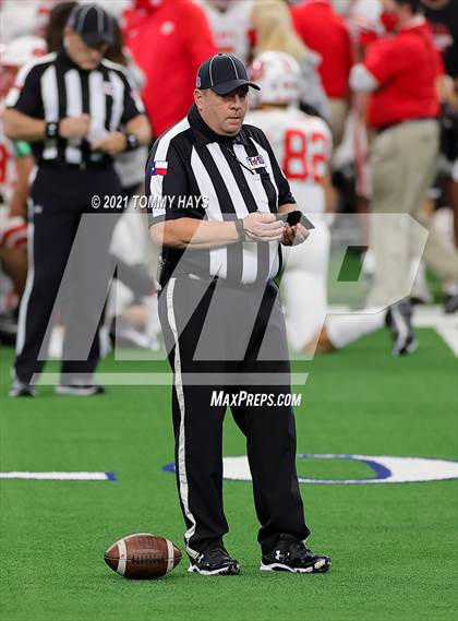 Thumbnail 1 in Cedar Hill vs. Katy (UIL Class 6A D2 Final) photogallery.