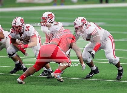 Thumbnail 1 in Cedar Hill vs. Katy (UIL Class 6A D2 Final) photogallery.