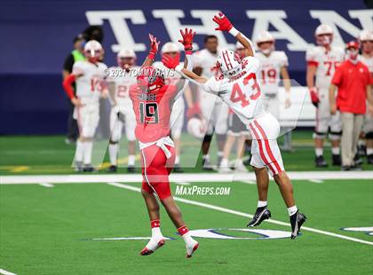 Thumbnail 1 in Cedar Hill vs. Katy (UIL Class 6A D2 Final) photogallery.