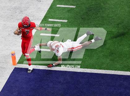 Thumbnail 1 in Cedar Hill vs. Katy (UIL Class 6A D2 Final) photogallery.