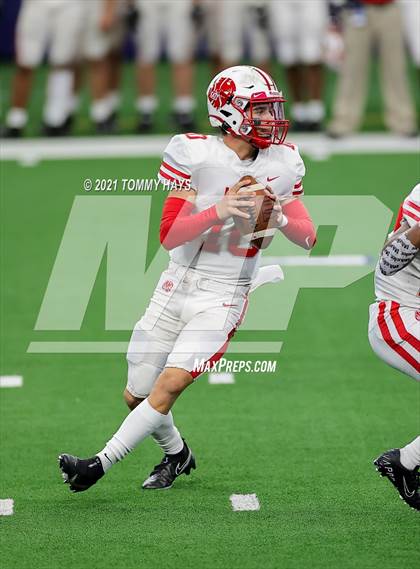 Thumbnail 3 in Cedar Hill vs. Katy (UIL Class 6A D2 Final) photogallery.