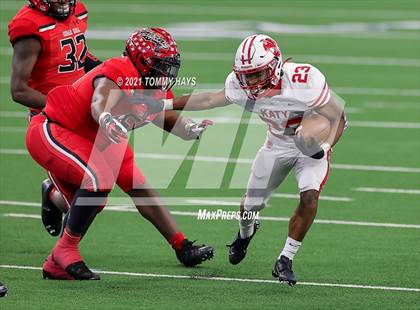 Thumbnail 1 in Cedar Hill vs. Katy (UIL Class 6A D2 Final) photogallery.