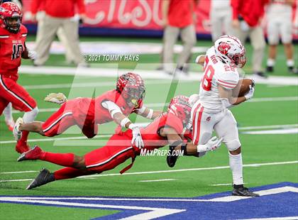 Thumbnail 2 in Cedar Hill vs. Katy (UIL Class 6A D2 Final) photogallery.