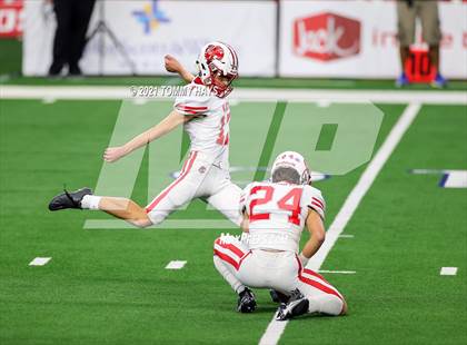 Thumbnail 1 in Cedar Hill vs. Katy (UIL Class 6A D2 Final) photogallery.